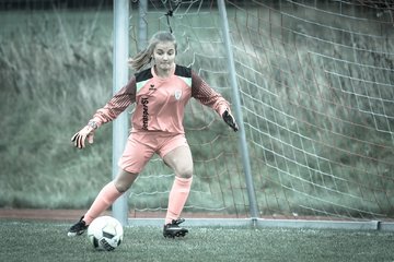 Bild 301 - Frauen Grossenasper SV - SV Steinhorst/Labenz : Ergebnis: 1:3